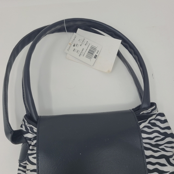 Ashley Stewart | Women's Three-in-One Animal Print Small Handbag to Tote Bag - Picture 5 of 8